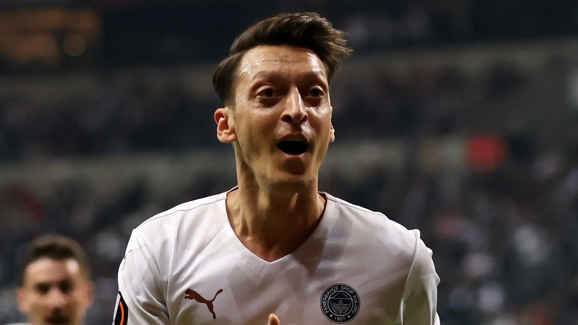 Mesut Özil intègre les instances du parti d'Erdogan