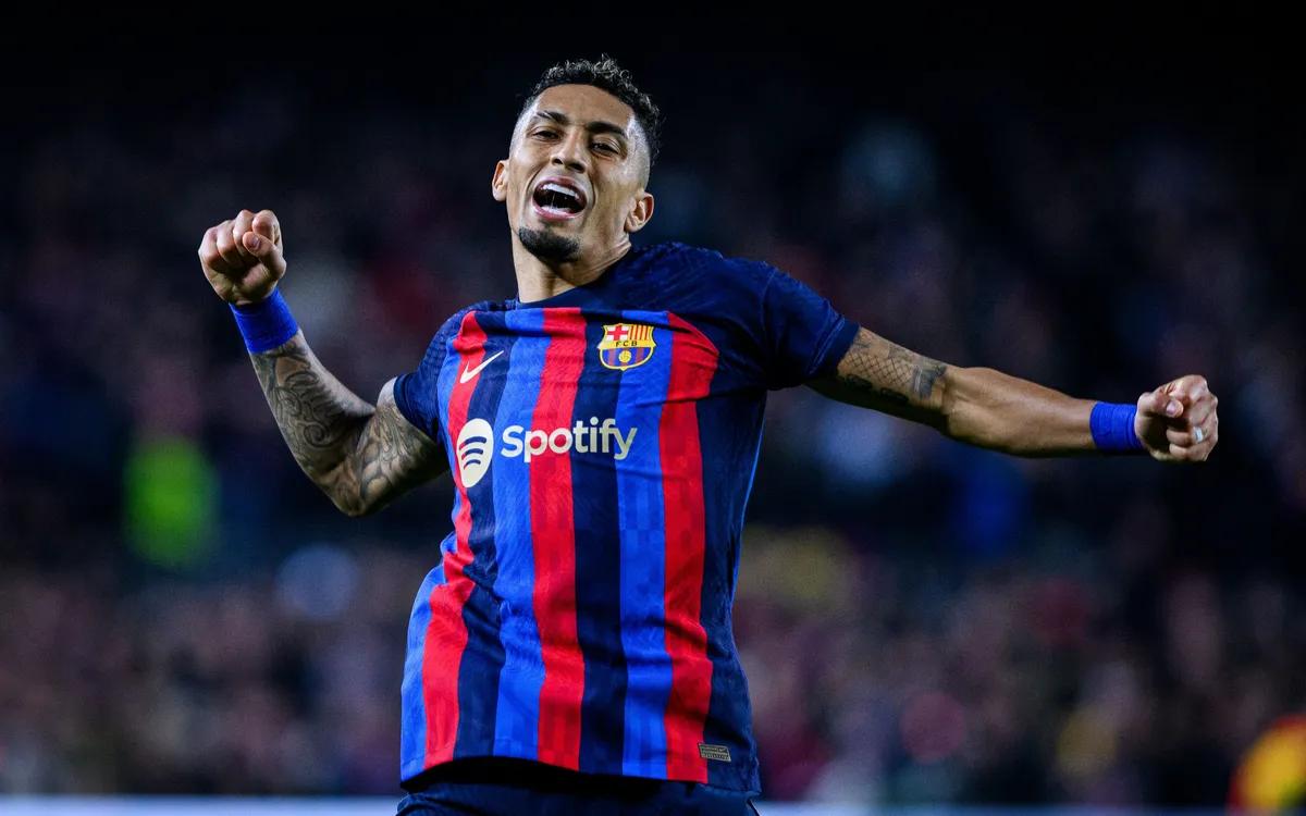 FC Barcelone : Raphinha sur le point de prolonger, sa clause libératoire à 1 milliard d’euros !