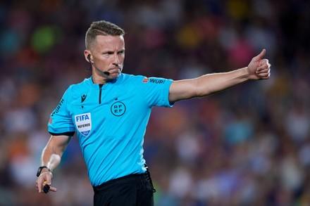 Real Madrid : L'arbitre du Clasico contre le FC Barcelone accusé de partialité par Real Madrid TV