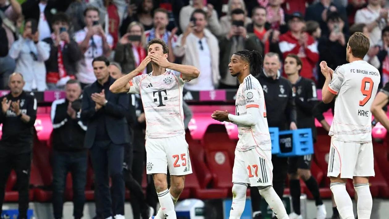 Le Bayern Munich célèbre son titre avec une douche de bière bien méritée