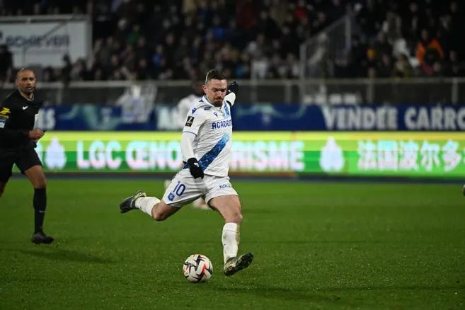 Mercato : Duel entre le RC Lens et le Paris FC pour Gaëtan Perrin