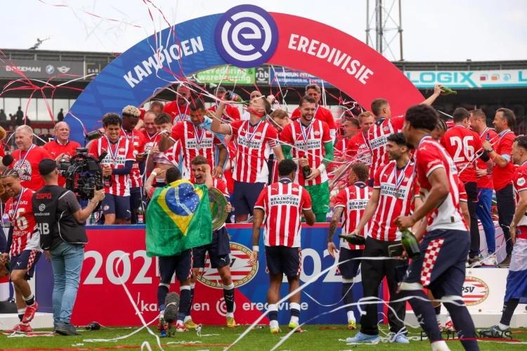 Le PSV sacré champion des Pays-Bas après une incroyable remontée au classement