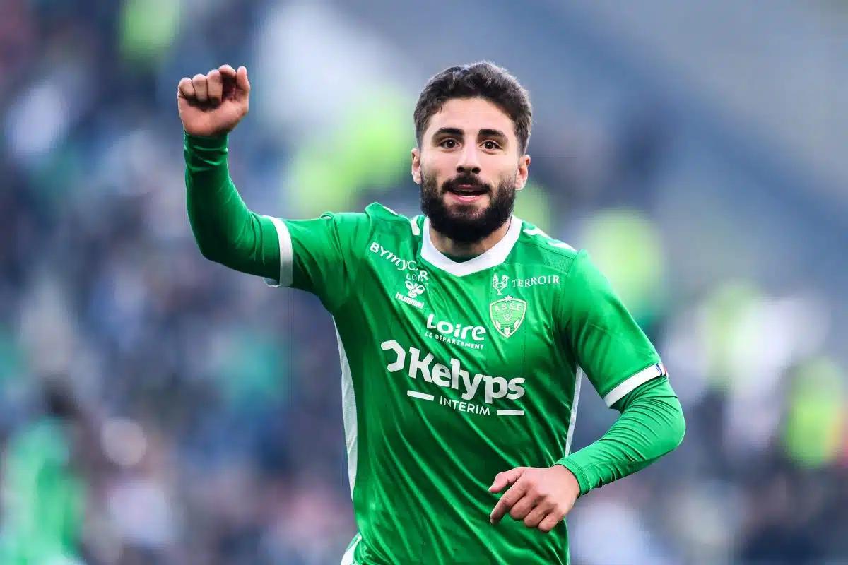 Mercato ASSE : Davitashvili sur le départ, un club de Ligue 1 prêt à l'accueillir