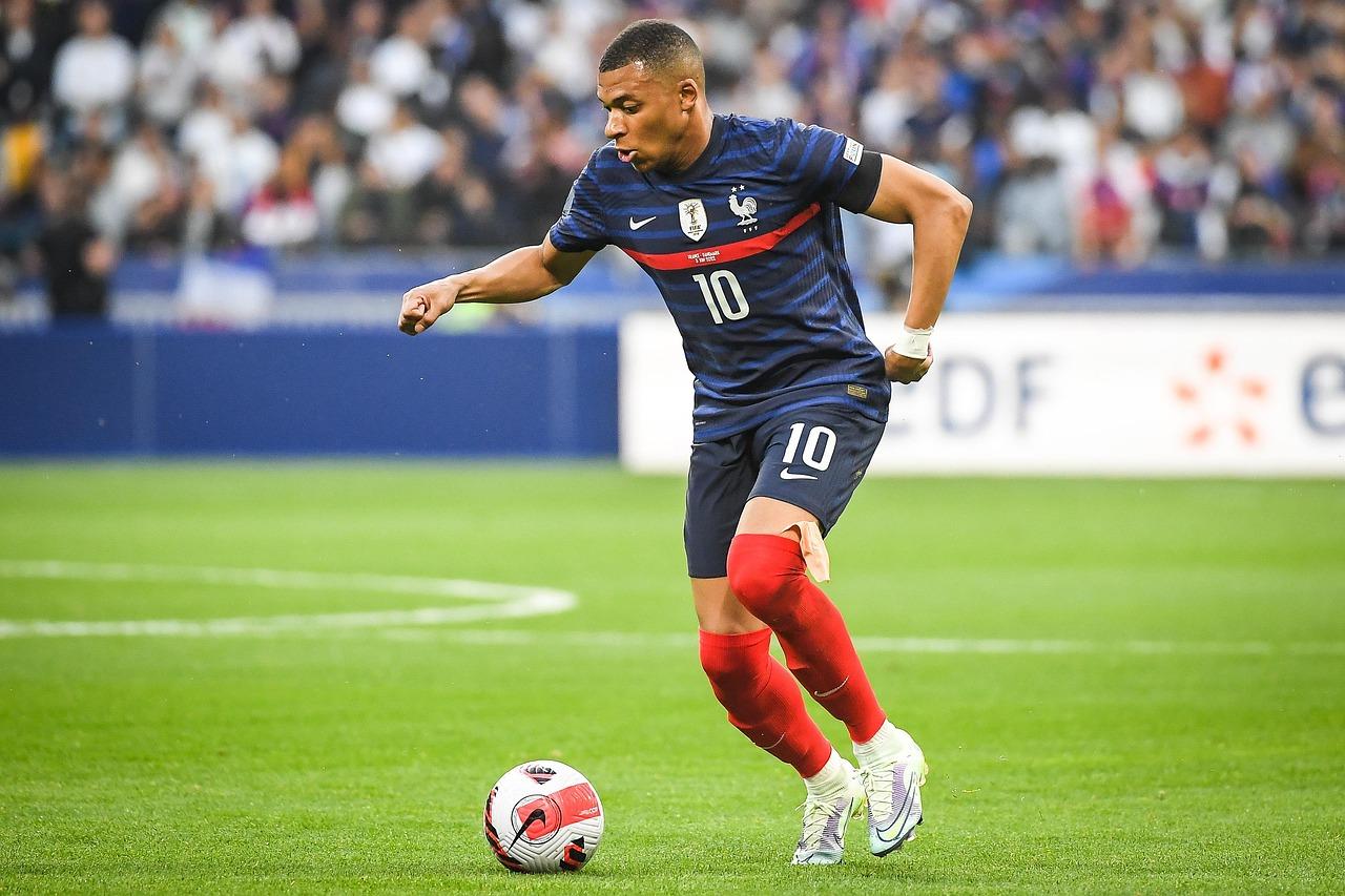 Équipe de France : Kylian Mbappé efface Thierry Henry des tablettes
