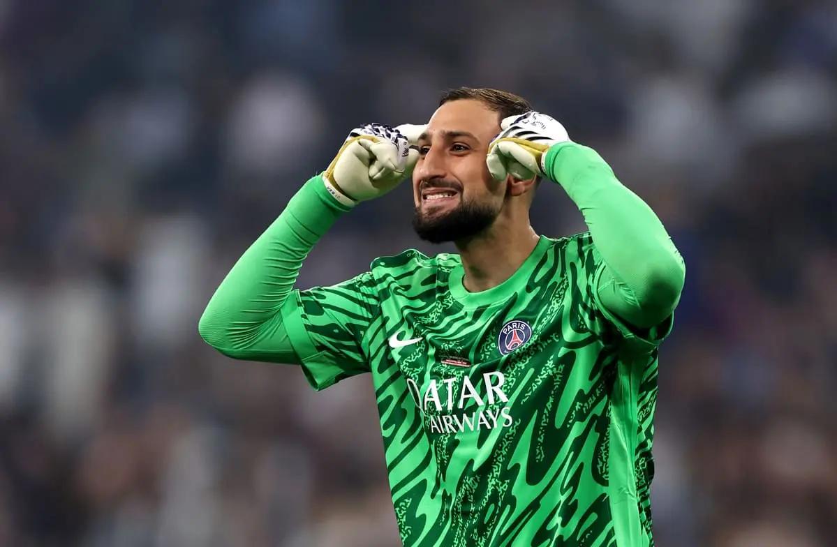 PSG : Donnarumma encensé… mais sur la sellette ?