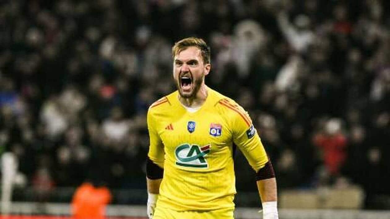Lyon prêt à tourner la page Lucas Perri : Matt Turner en approche pour 8 millions d’euros