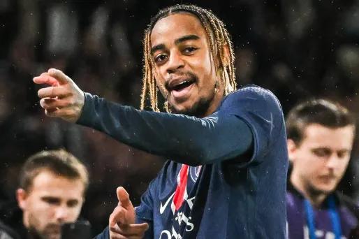 Mercato : Le Bayern Munich Lorgne Bradley Barcola, le PSG Face à une Menace Potentielle