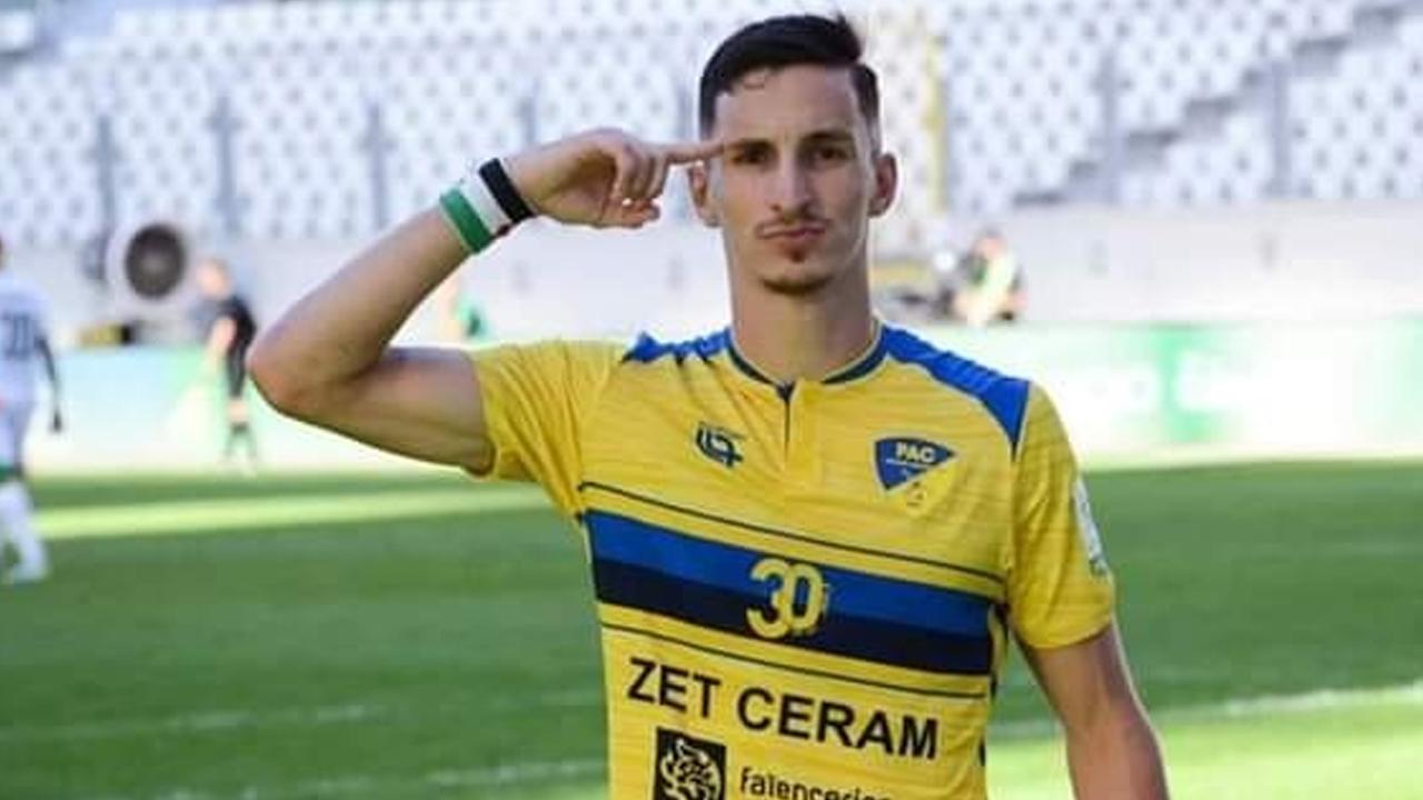 Mercato Algérie : Adil Boulbina, futur joueur local le plus cher de l'histoire ?