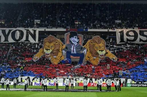 OL : Les Supporters Réclament le Départ de Textor Après la Rétrogradation en Ligue 2