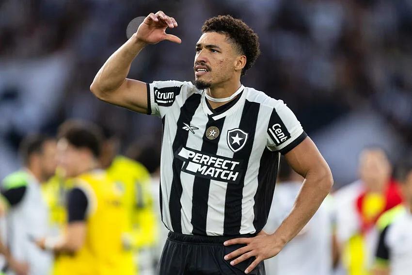 OL : Le Club Refuse une Offre de 4,5 M€ pour Adryelson