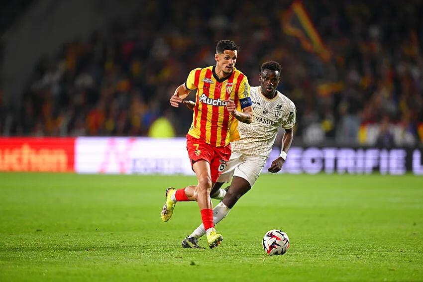 RC Lens : Pas de Pensées Européennes Malgré la Situation de l'OL