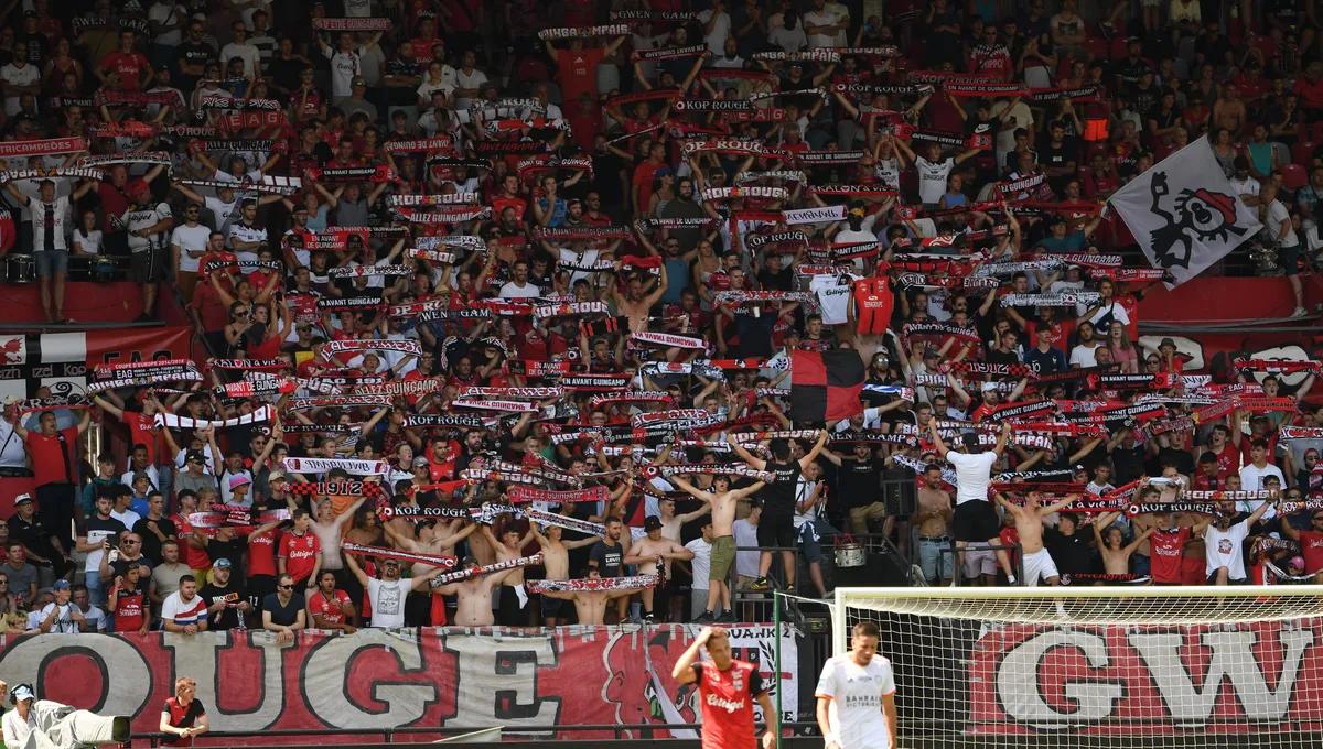 Ligue 2 : Guingamp et Pau Recrutent, Clermont Retrouve Kappa