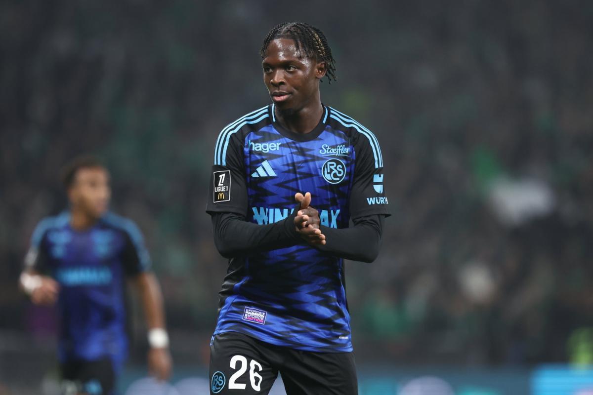 RC Strasbourg : Dilane Bakwa donne son accord à Côme, mais fixe ses conditions