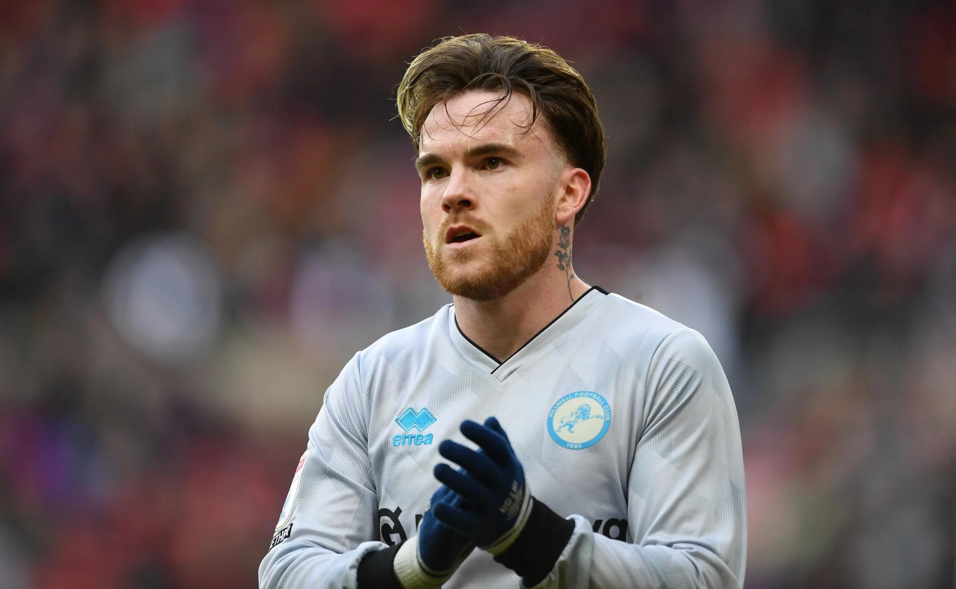 Football Anglais : Aaron Connolly signe en League One après une carrière en déclin